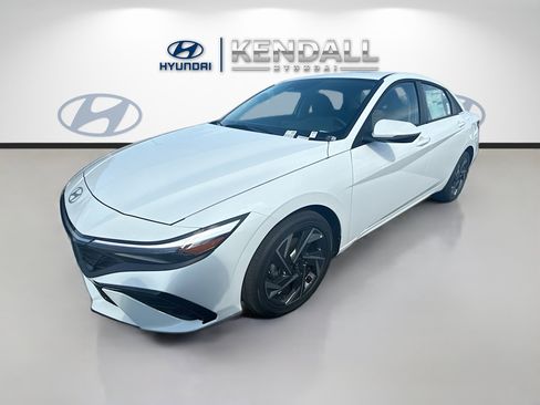 New 2026 Hyundai Elantra Limited FWD image 3