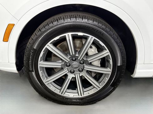 Used 2018 Audi Q7 3.0T Prestige w/ Prestige Package image 38