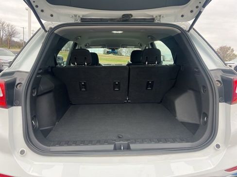 Used 2018 Chevrolet Equinox LS image 18
