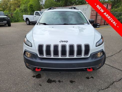 Used 2015 Jeep Cherokee Trailhawk w/ Comfort/Convenience Group AWD/4WD image 8