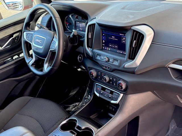 Used 2024 GMC Terrain SLE w/ Driver Convenience Package FWD image 32