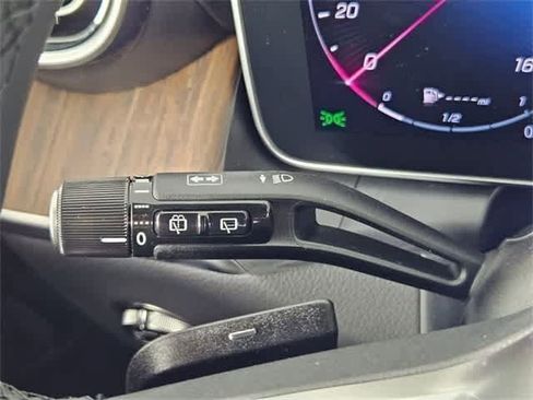 Certified 2025 Mercedes-Benz GLC 300 4MATIC image 25