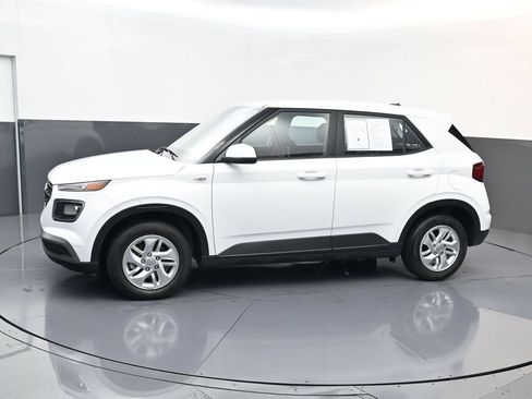 Certified 2026 Hyundai Venue SE FWD image 7