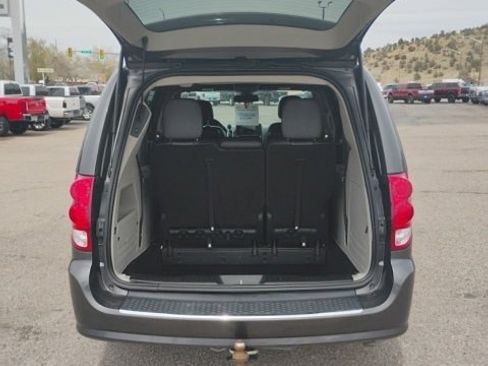Used 2019 Dodge Grand Caravan SXT image 15