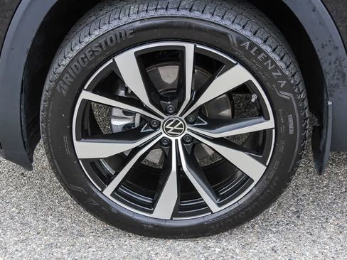 Used 2025 Volkswagen Atlas SEL Premium R-Line AWD/4WD image 9