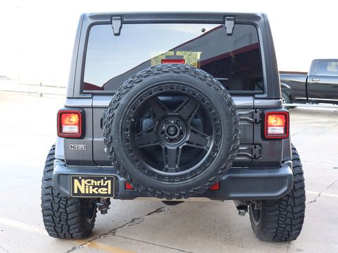 Used 2020 Jeep Wrangler Unlimited Sahara image 13