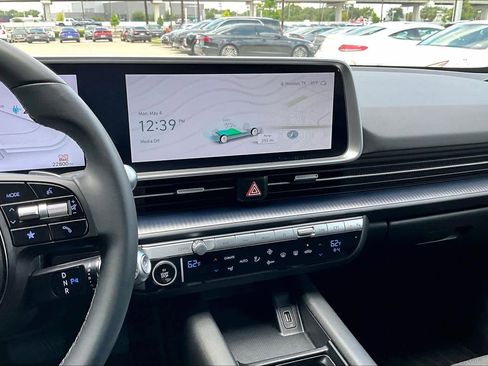 Used 2024 Hyundai Ioniq 6 SE RWD image 6
