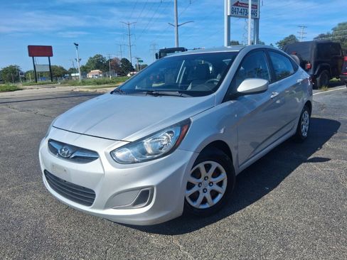 Used 2013 Hyundai Accent GLS FWD image 1