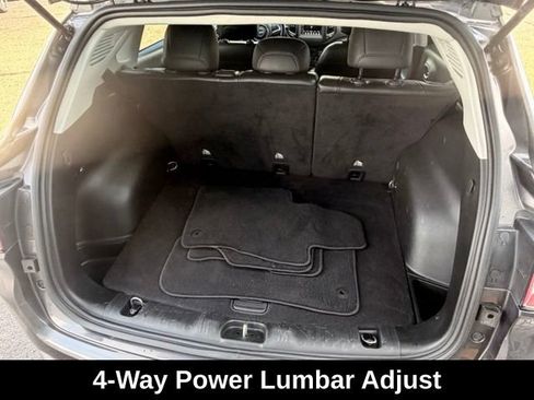 Used 2020 Jeep Compass Latitude w/ Popular Equipment Group FWD image 11