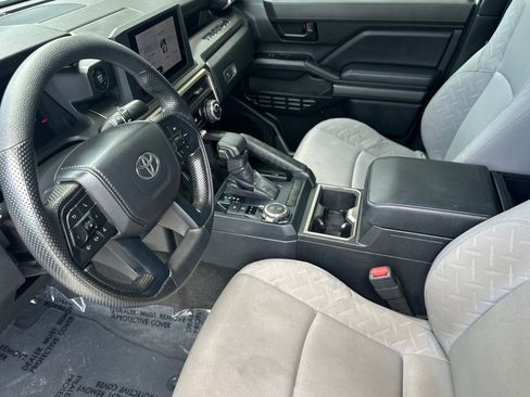 Used 2024 Toyota Tacoma SR5 AWD/4WD image 5