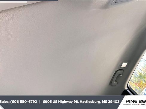 Used 2020 Ford Escape SE image 16