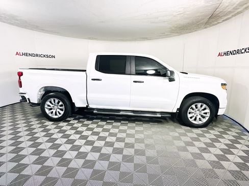 Used 2023 Chevrolet Silverado 1500 Custom image 2