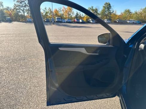 Used 2022 Ford Escape SE w/ Convenience Package image 24