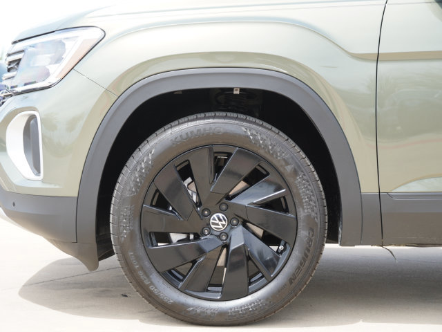 Used 2026 Volkswagen Atlas SE FWD image 8