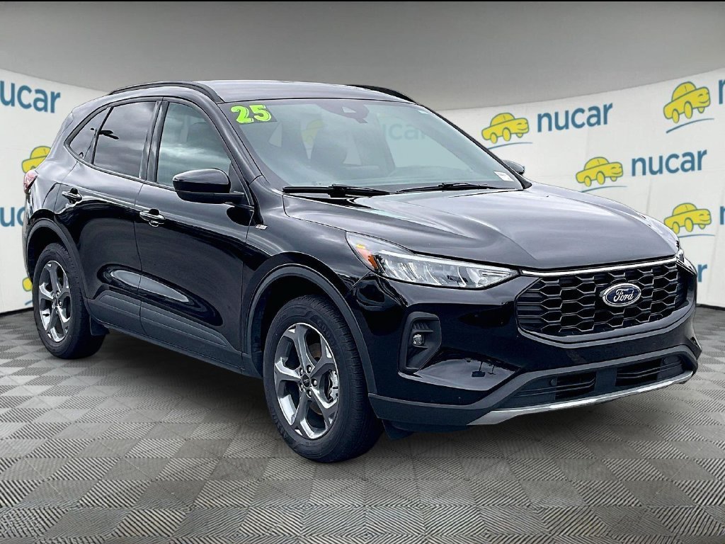 Used 2025 Ford Escape ST-Line Select AWD/4WD image 1