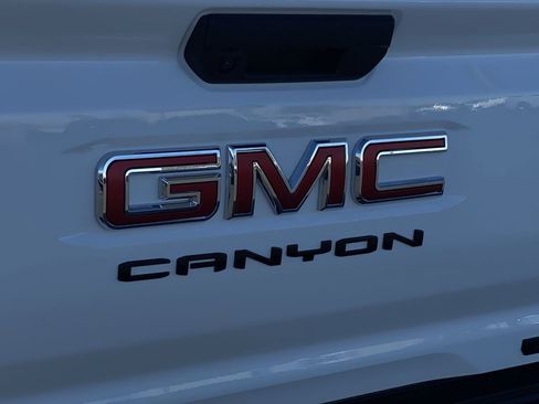New 2026 GMC Canyon Elevation w/ LPO, Black Badging Package image 37