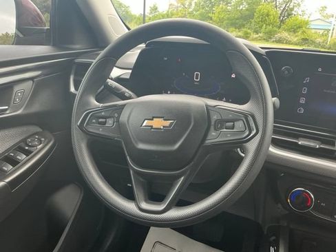 Used 2024 Chevrolet TrailBlazer LT w/ Driver Confidence Package FWD image 22