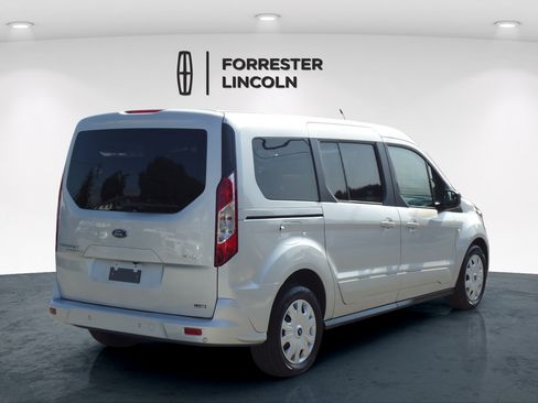 Used 2022 Ford Transit Connect XLT FWD image 3