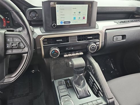 Used 2025 Toyota Tacoma SR5 image 19