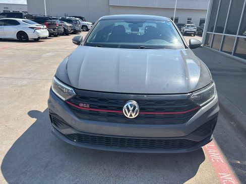 Used 2019 Volkswagen Jetta GLI Autobahn FWD image 3