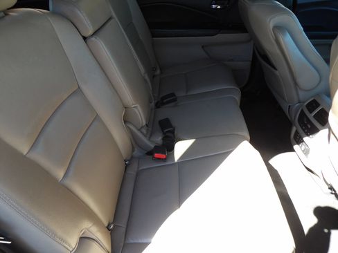 Used 2016 Honda Pilot Touring image 15