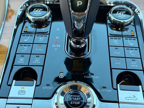 Used 2021 Bentley Continental GT image 32