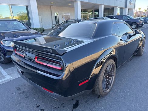 Used 2018 Dodge Challenger SRT Hellcat image 3