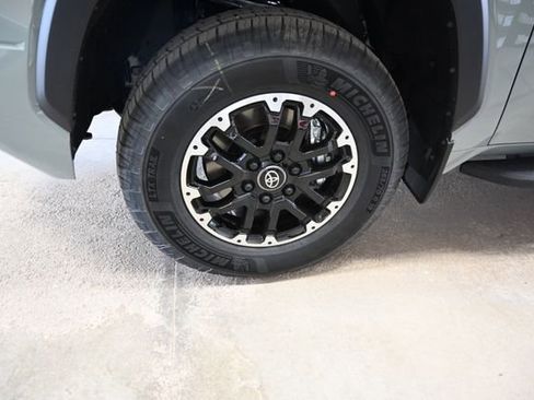 New 2026 Toyota Tundra SR5 AWD/4WD image 30