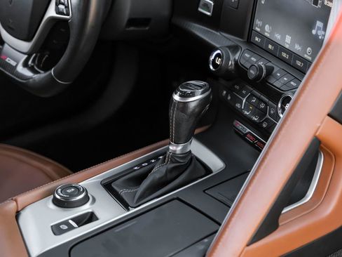 Used 2016 Chevrolet Corvette Z06 w/ 3LZ Preferred Equipment Group image 22