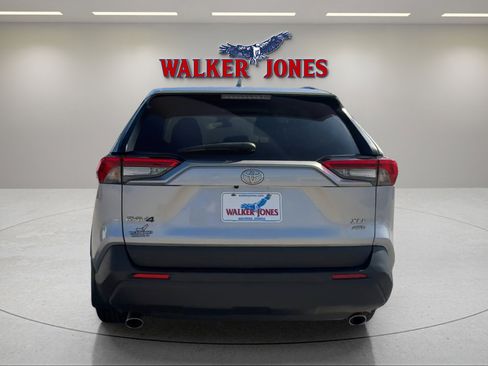 Used 2022 Toyota RAV4 XLE w/ Convenience Package image 4