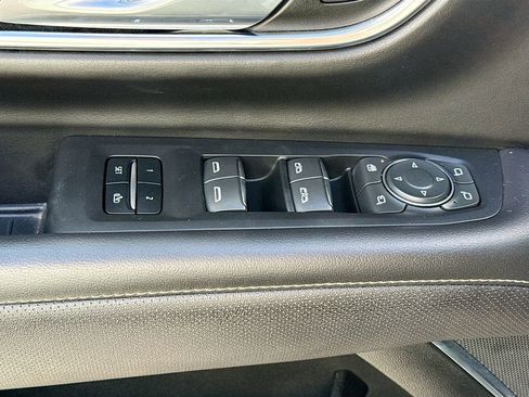 Used 2024 Chevrolet Suburban Premier AWD/4WD image 19