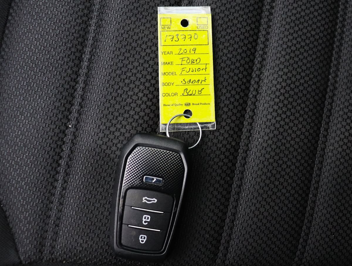 Used 2019 Ford Fusion SE FWD image 58