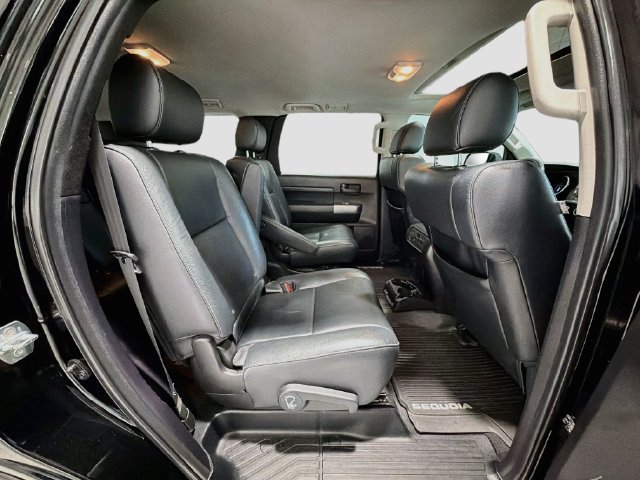 Used 2019 Toyota Sequoia TRD Sport AWD/4WD image 24