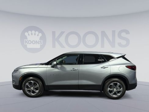 Used 2023 Chevrolet Blazer LT AWD/4WD image 2