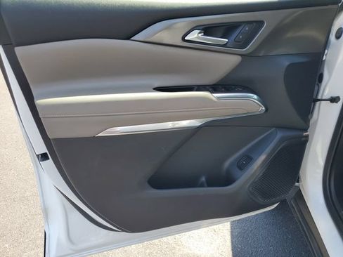 Used 2025 Chevrolet Traverse LT FWD image 21