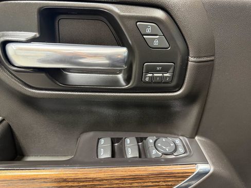 Used 2019 Chevrolet Silverado 1500 High Country w/ Technology Package AWD/4WD image 13