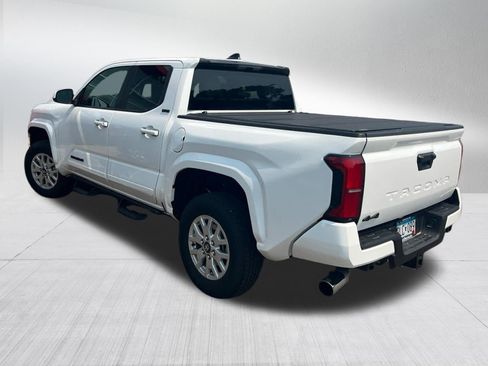 Certified 2024 Toyota Tacoma SR5 AWD/4WD image 3