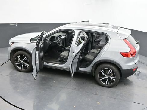 Used 2025 Volvo XC40 B5 Core image 56