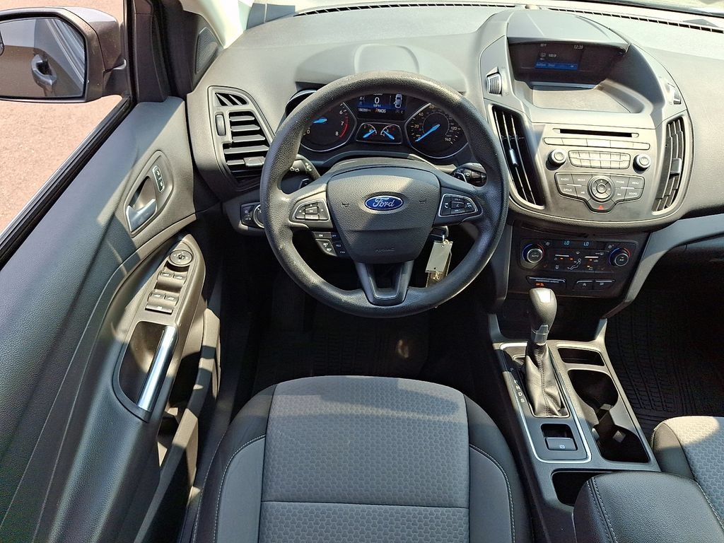 Used 2017 Ford Escape SE w/ SE Cold Weather Package FWD image 12