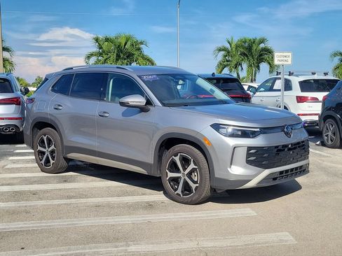 Certified 2026 Volkswagen Tiguan SE AWD/4WD image 2