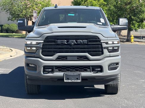 New 2026 RAM 2500 Laramie AWD/4WD image 8