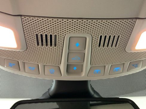 Used 2022 Ford Edge SEL w/ Convenience Package image 22