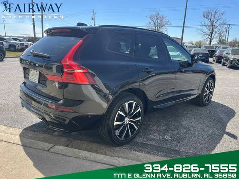 Used 2023 Volvo XC60 B5 Plus image 6