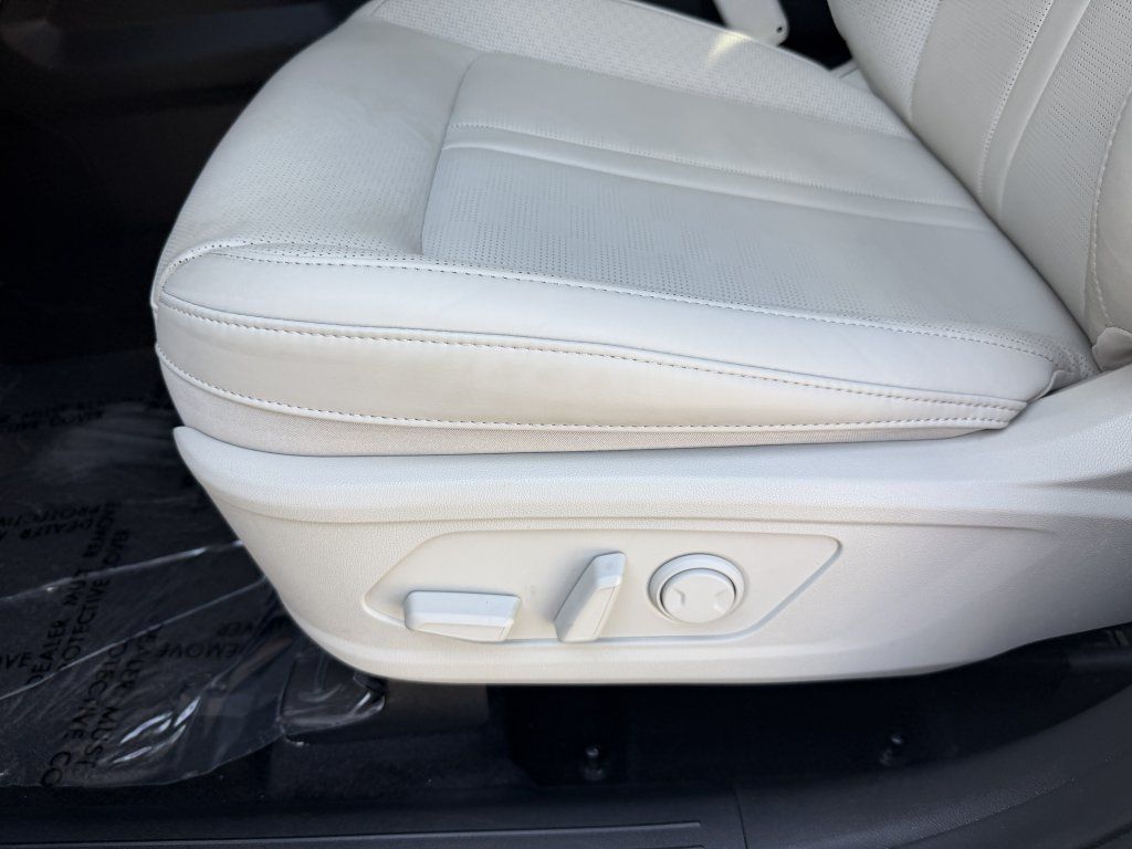 Used 2025 Kia Sorento EX w/ EX Panoramic Sunroof Package AWD/4WD image 31