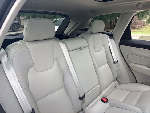 Used 2024 Volvo XC60 B5 Plus w/ Protection Package Premier AWD/4WD image 11