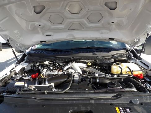 Used 2024 Ford F550 4x4 Crew Cab Super Duty image 44