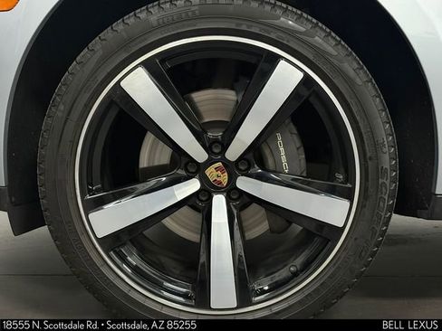 Used 2022 Porsche Macan AWD/4WD image 10