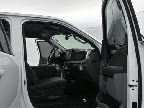 New 2026 Ford F250 XLT w/ XLT Premium Package AWD/4WD image 17