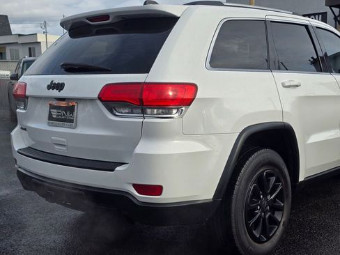 Used 2015 Jeep Grand Cherokee Laredo w/ Security & Convenience Group image 8