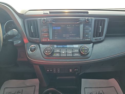 Used 2017 Toyota RAV4 SE AWD/4WD image 17